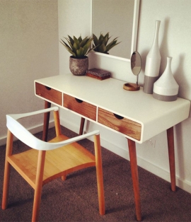 Bàn Trang Điểm DT20